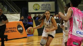 Taina pontz basquete
