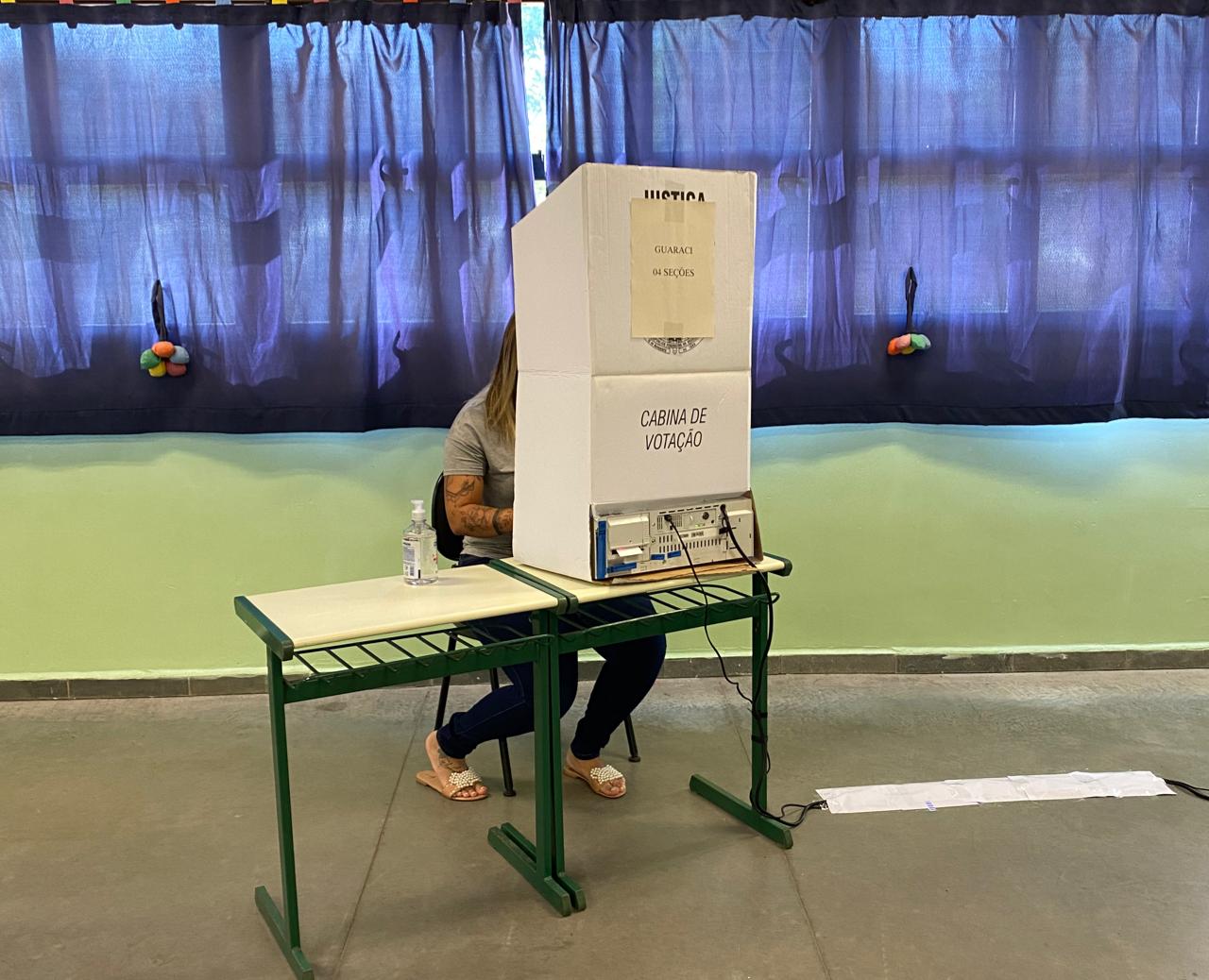 Começa a votação do 2° turno das eleições municipais Começa a votação do 2° turno das eleições municipais