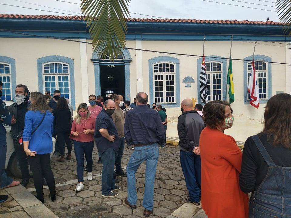 Contribuição/Celena Burgareli